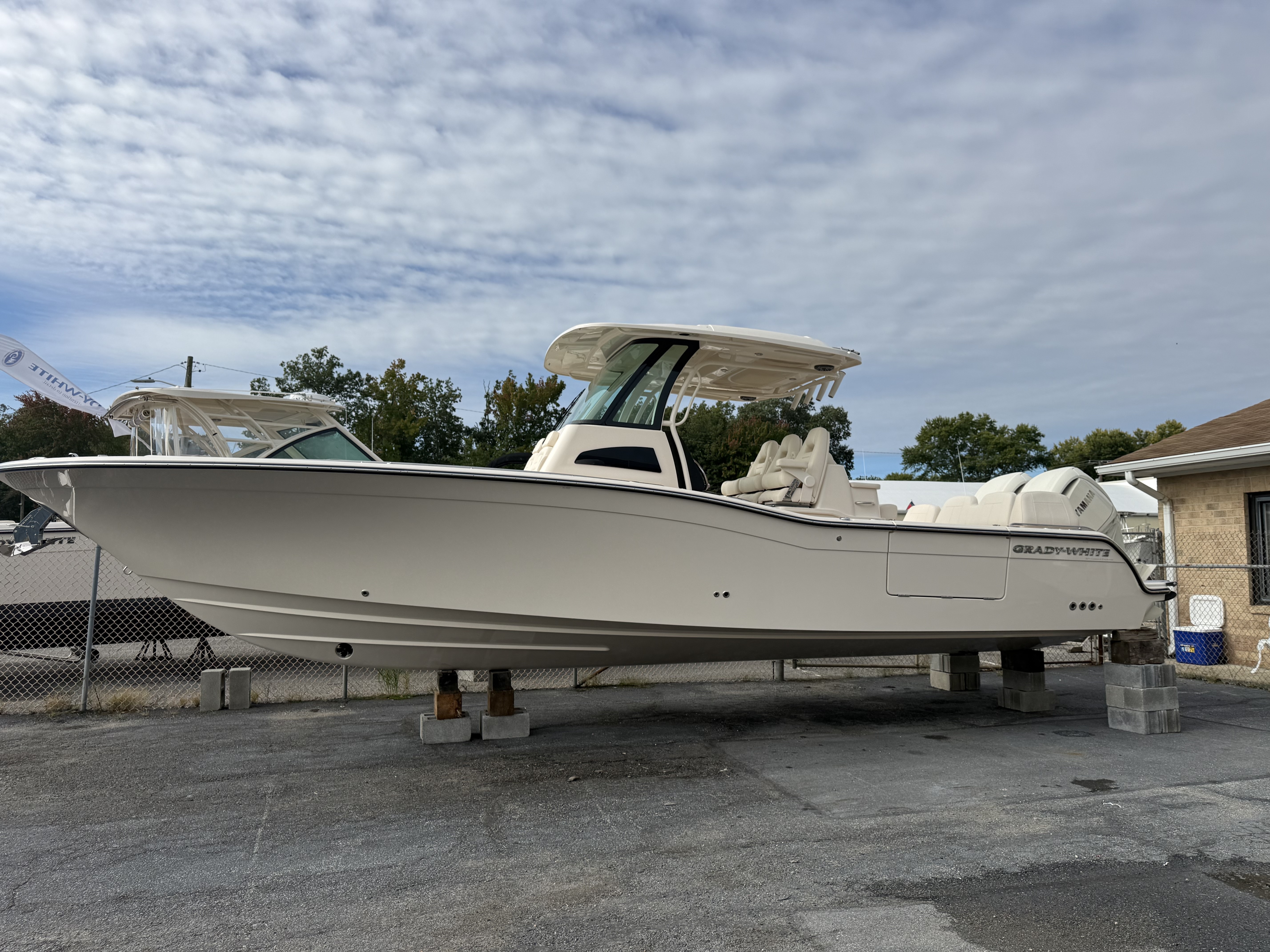 Grady-White 321 Coastal Explorer