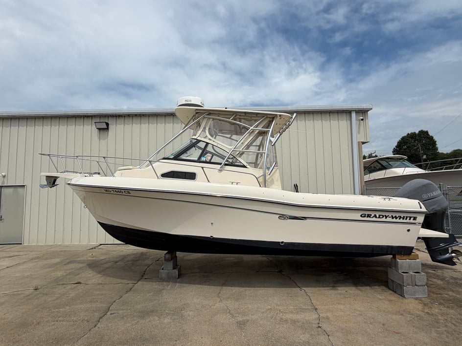 2017 Grady-White 232 Gulfstream