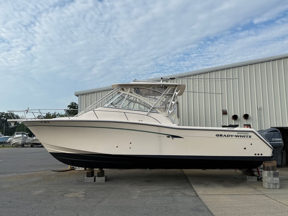 2013 Grady-White 330 Express