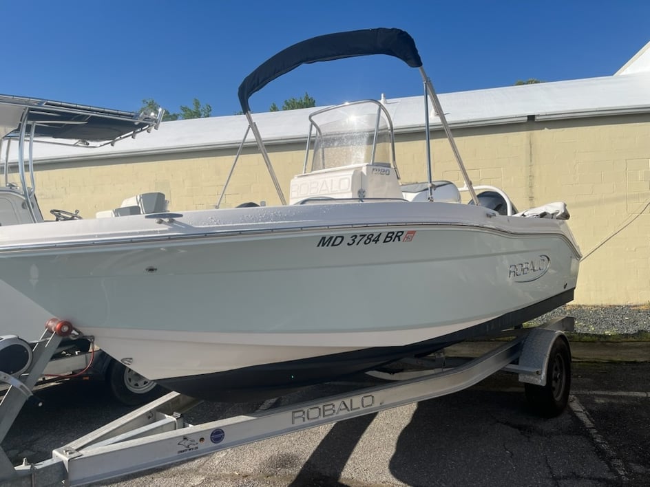 2020 Robalo R-180 