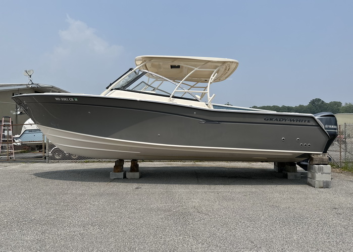 2016 Grady-White Freedom 307