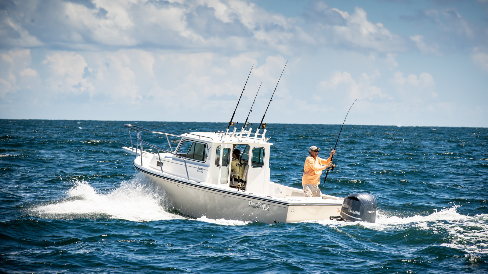 Parker 2320 Sport Cabin